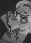 Bartcky, Studie mit Wiener Werkstätte Schale um 1930, Foto Vintage Gelatinesilber 18 x 24,5 cm verso Fotografen-Gummistempel (leichte Gebrauchsspuren)