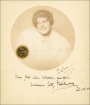 D Ora, Prinzessin Leontine Fürstenberg &#8211; Foto 1915 mit Ateliersprägestempel signiert