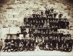 Marine Besatzung SMS Sankt Georg vor Pyramide Ägypten &#8211; Foto 20,5 x 26,3 cm &#8211; Foto um 1910