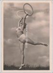 Fotopostkarte Gymnastik Reifengymnastik Foto Schwerdtfeger Berlin um 1940