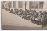 Fotopostkarte Frauen bei der Mittagspause Obsternte Foto Amonn Bolzano um 1920