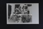 Foto Zigeunerinnen stillen Kinder um 1915, anonym, unbekannt